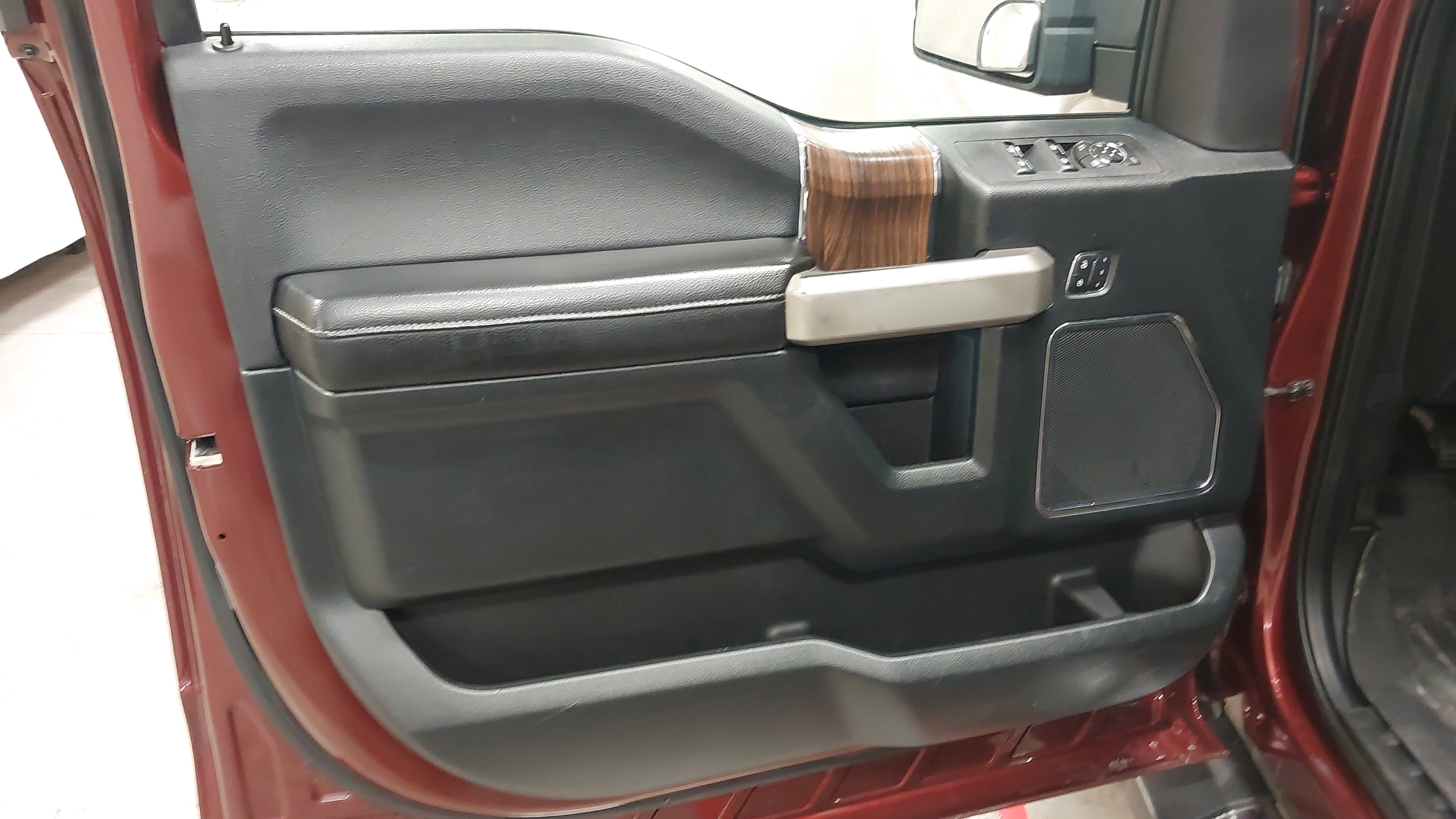 Used 2016 Ford F150 Lariat w/ Equipment Group 502A Luxury image 24