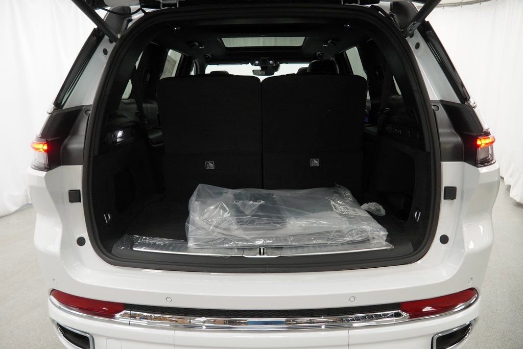 New 2025 Jeep Grand Cherokee L Overland image 31