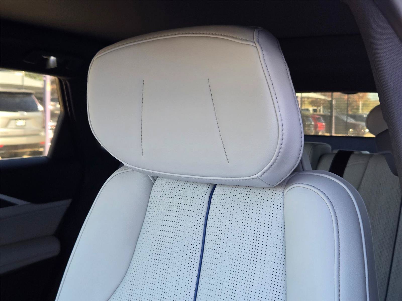 New 2026 Cadillac Lyriq Premium Luxury w/ LPO, Floor Liner Package AWD/4WD image 12