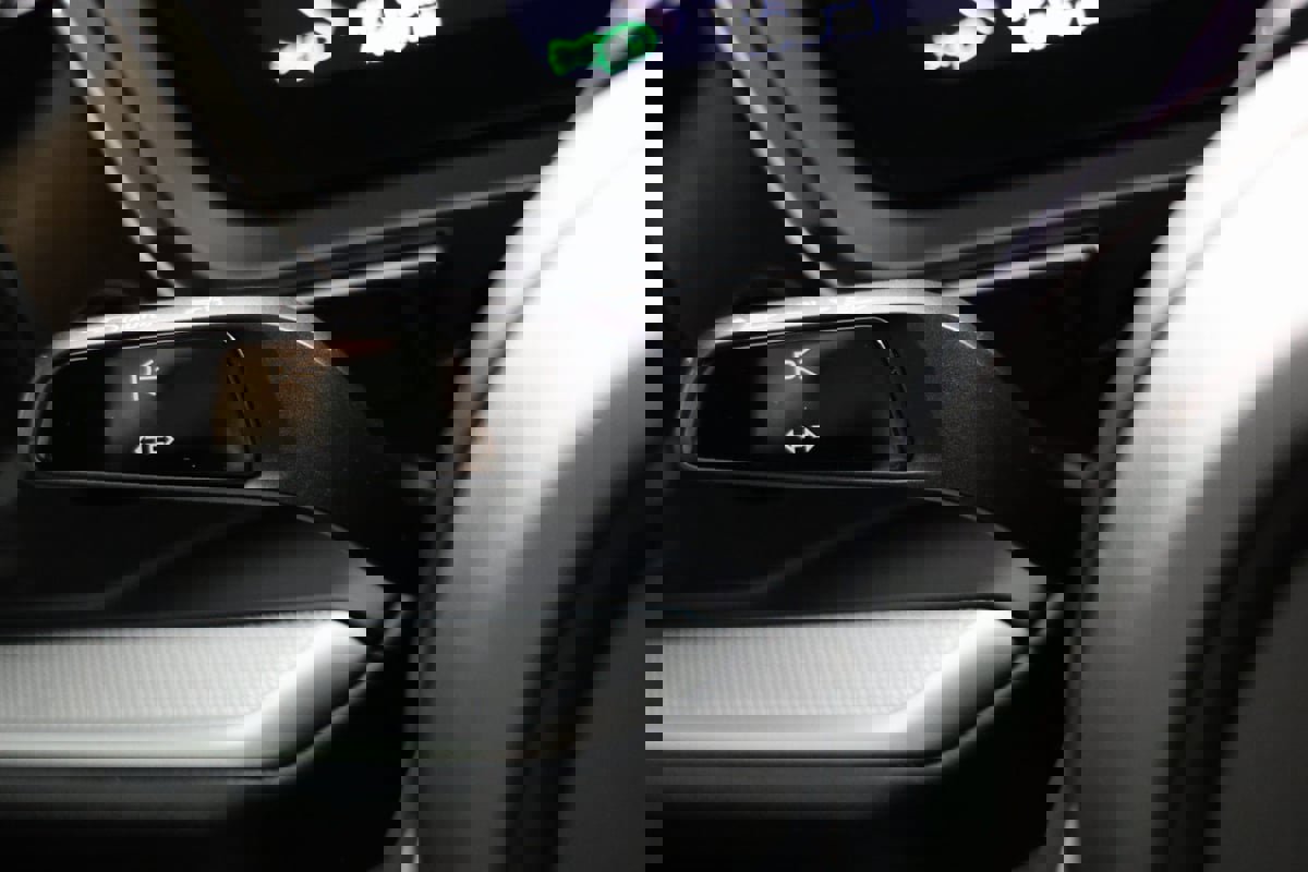 Used 2024 Porsche Cayenne Coupe image 24