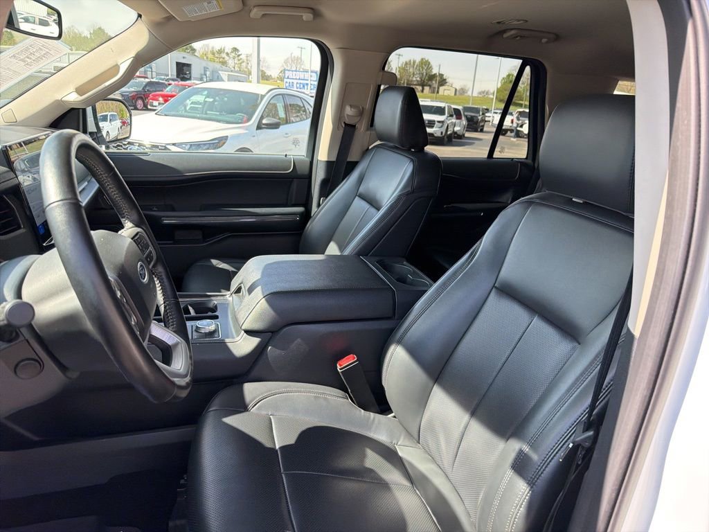 Used 2024 Ford Expedition XLT image 17
