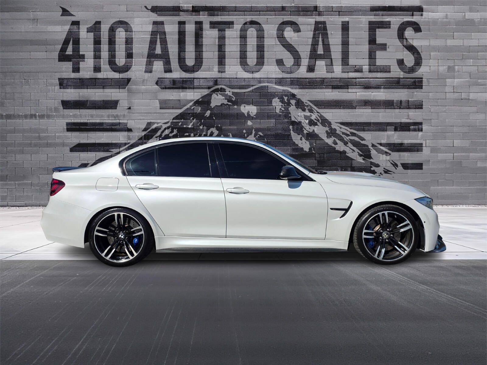 Used 2017 BMW M3 RWD image 2
