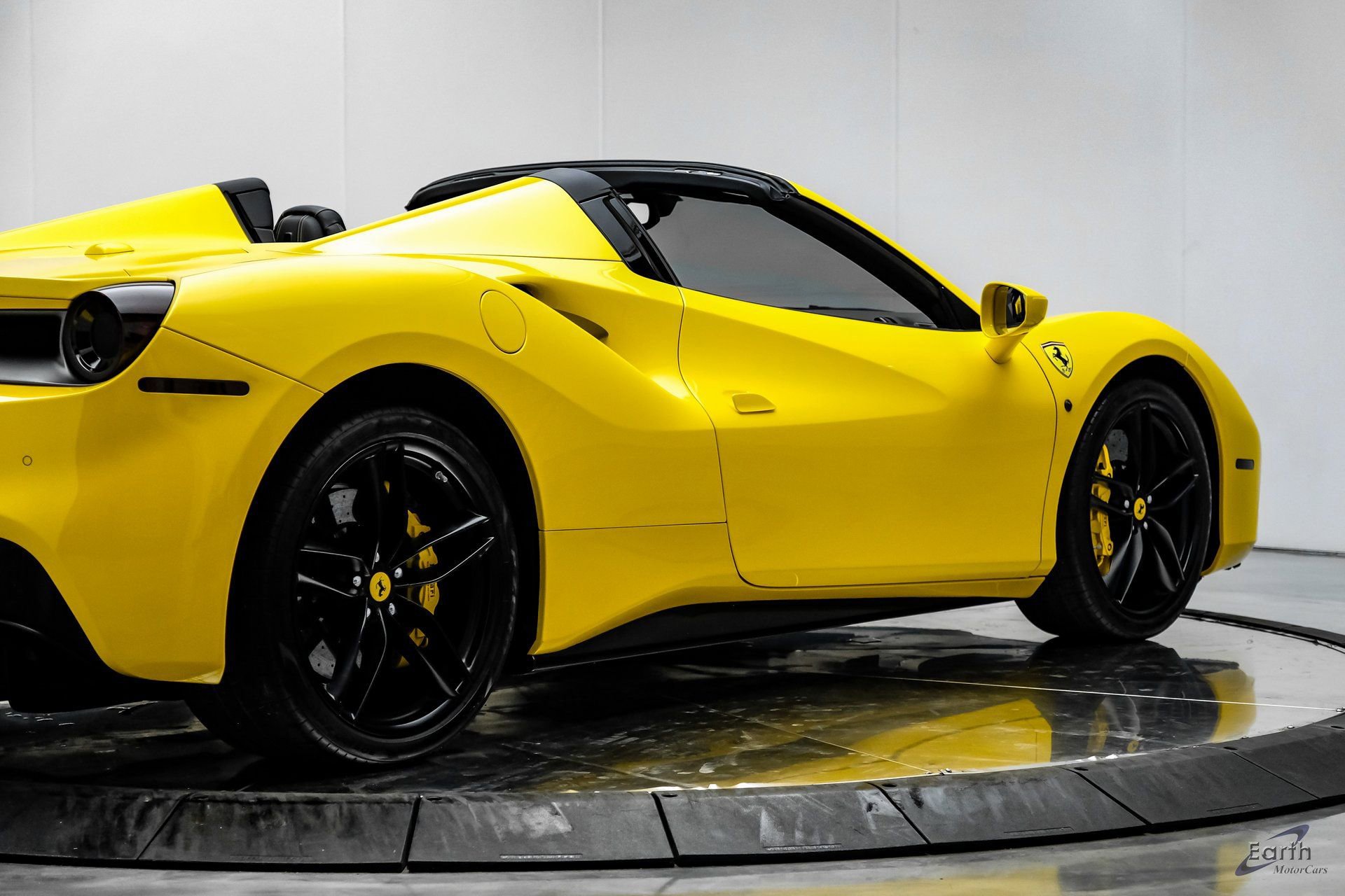 Used 2017 Ferrari 488 Spider image 26