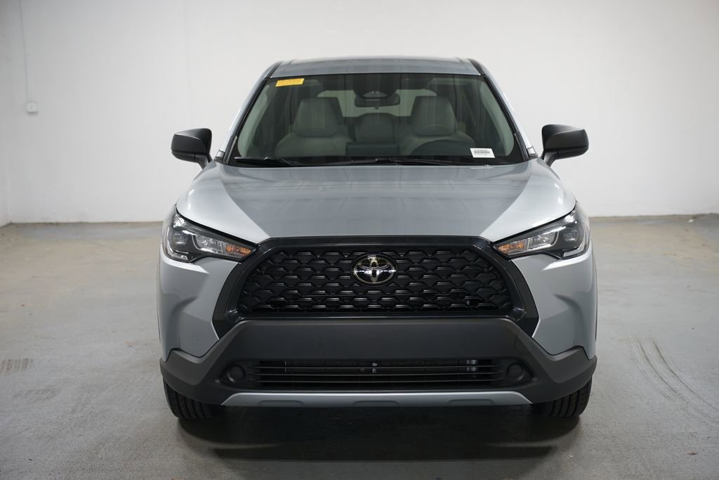 Used 2025 Toyota Corolla Cross L FWD image 2