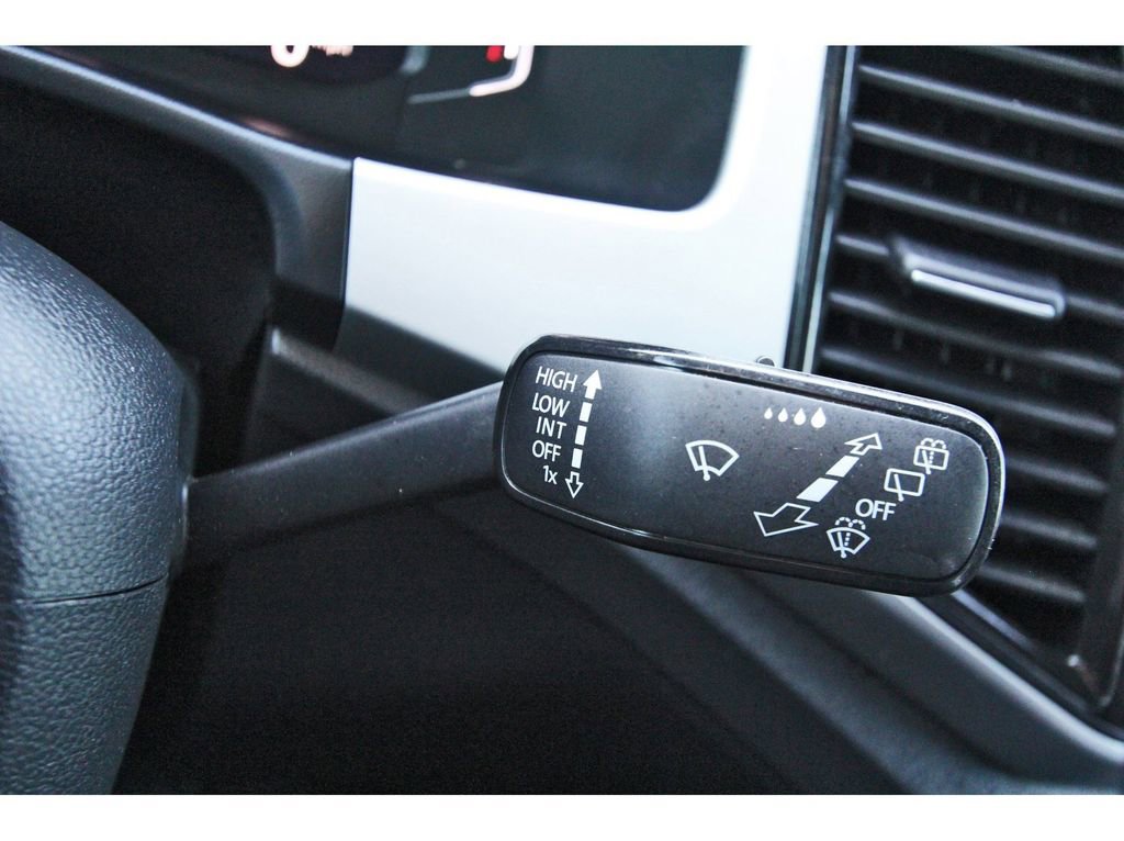 Used 2022 Volkswagen Atlas Cross Sport SE image 17