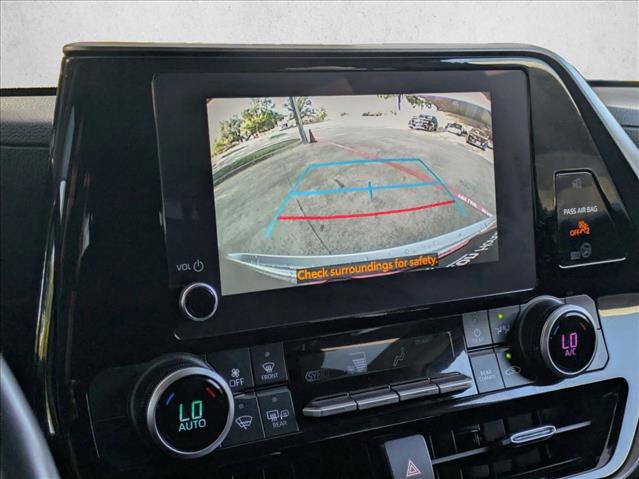 Used 2024 Toyota Highlander LE image 13