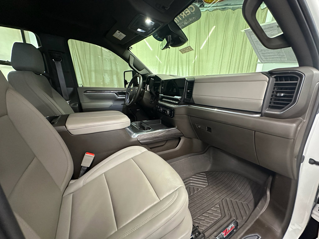 Certified 2025 Chevrolet Silverado 2500 LTZ w/ LTZ Premium Package image 16