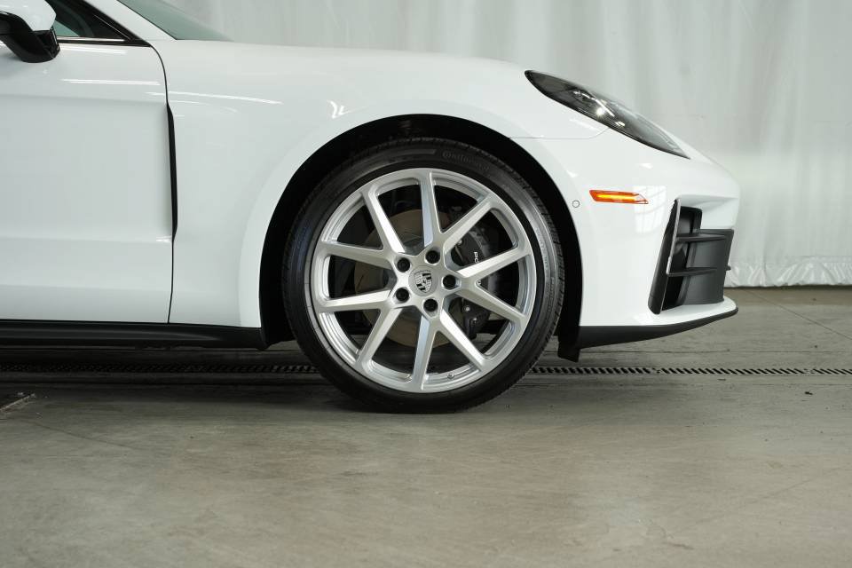 Certified 2025 Porsche Panamera 4 AWD/4WD image 42