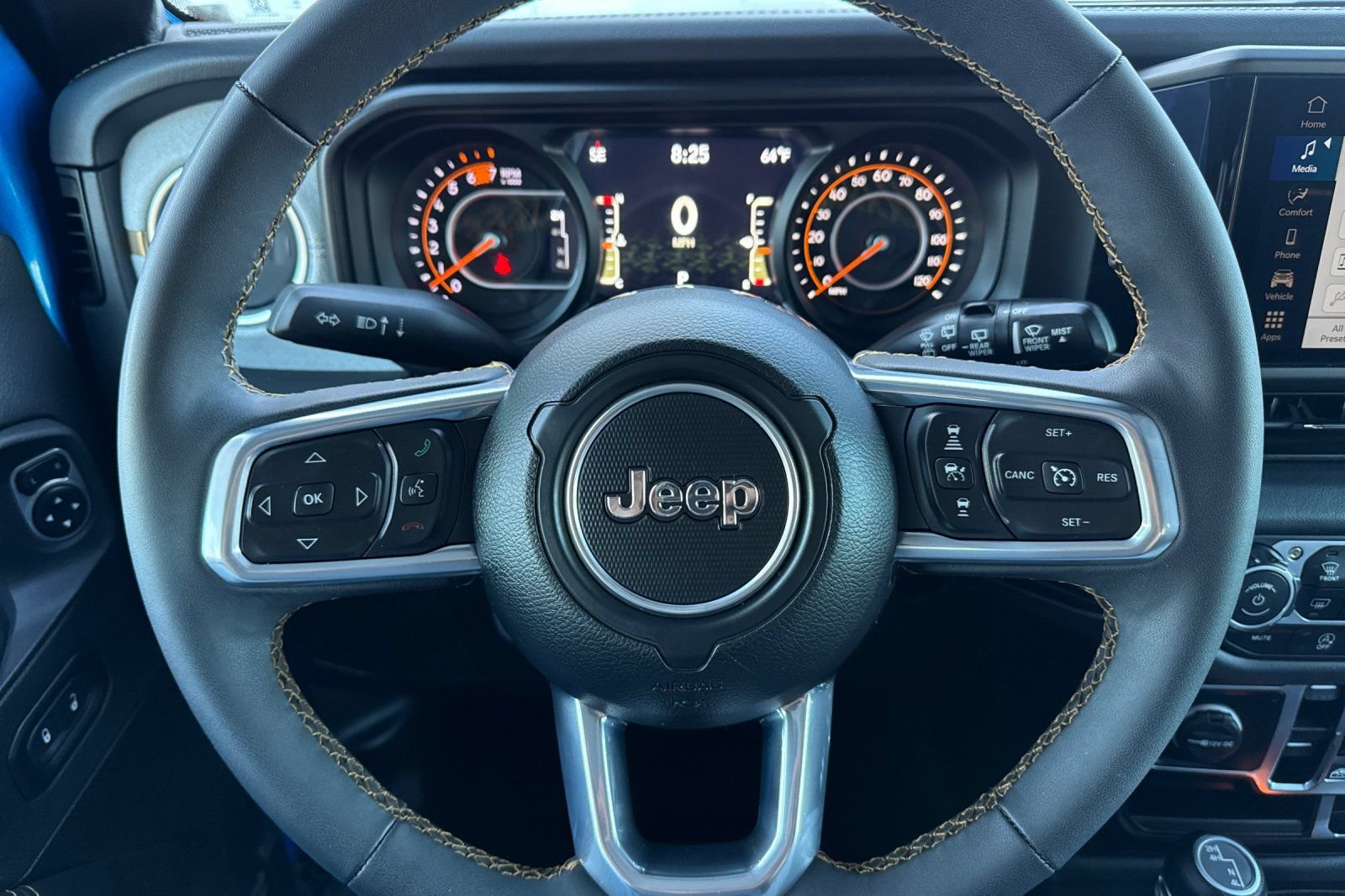 Used 2024 Jeep Wrangler Unlimited Sahara AWD/4WD image 23