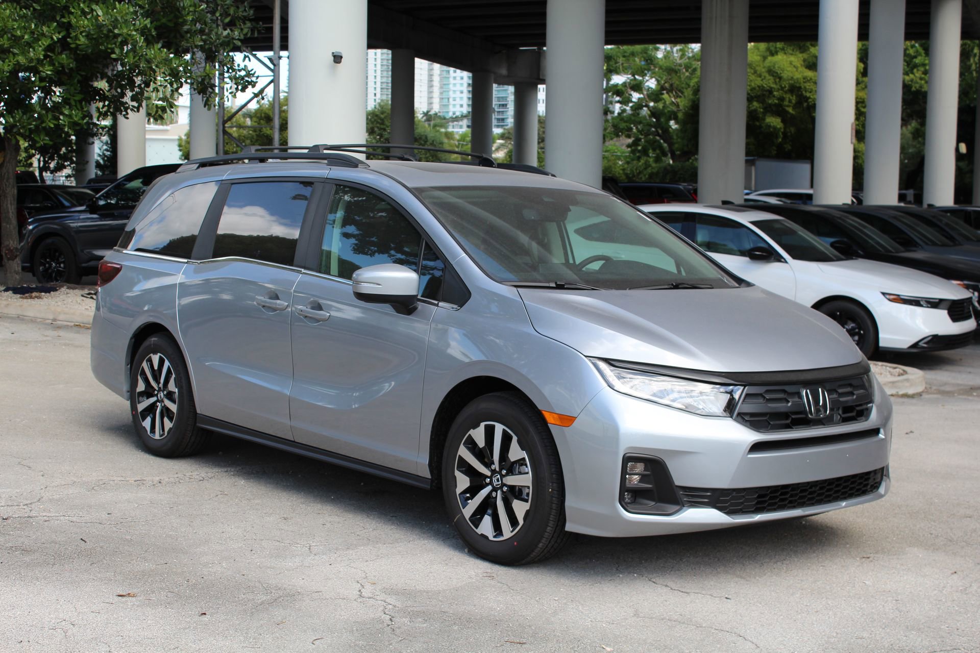 New 2026 Honda Odyssey EX-L image 3