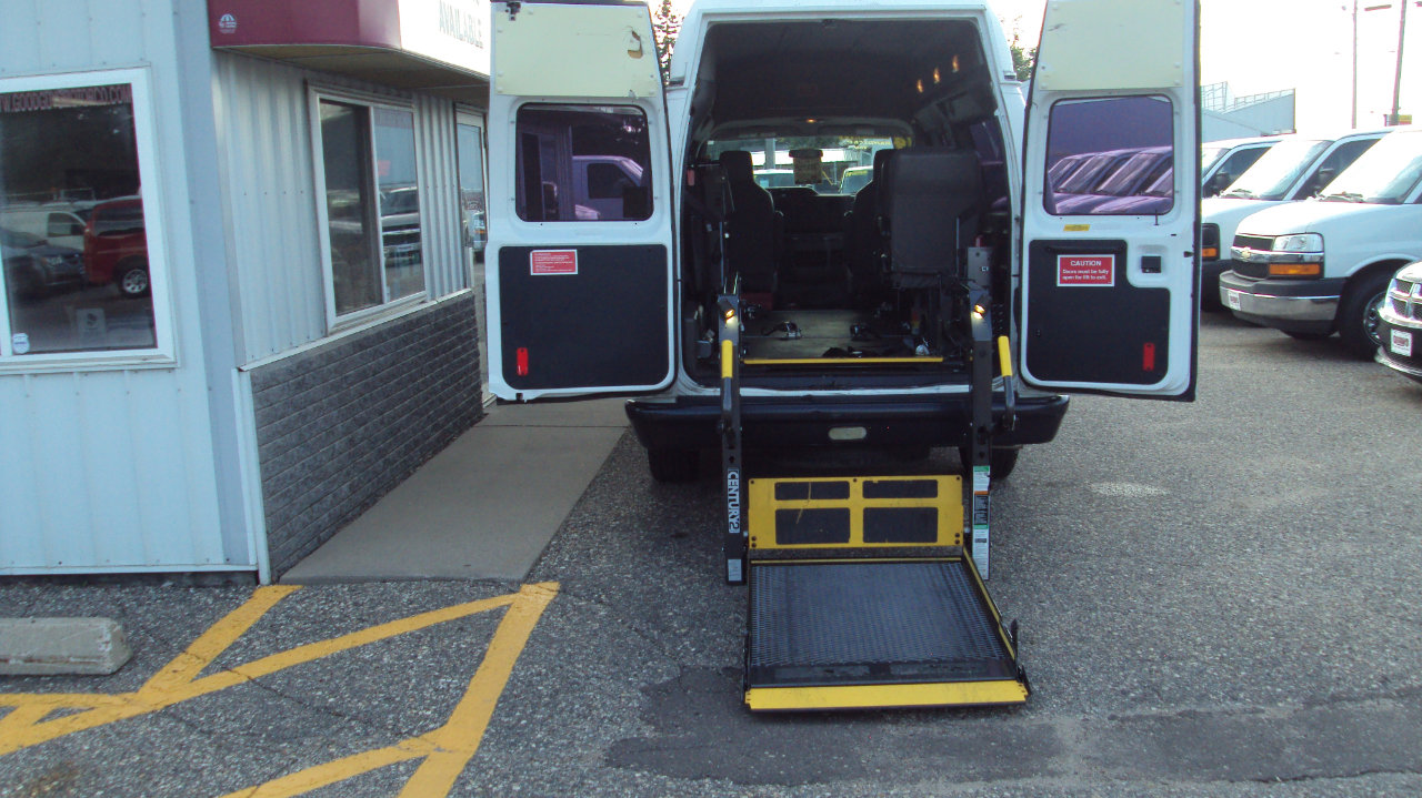 Used 2014 Ford E-250 and Econoline 250 Extended w/ Power Group image 6