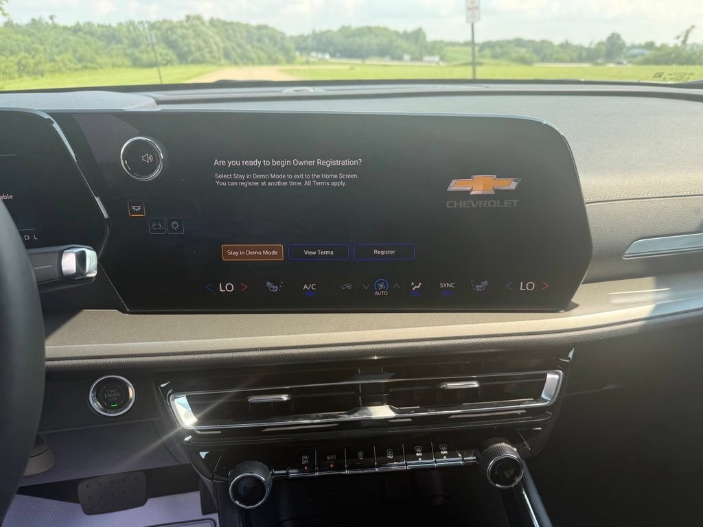 New 2026 Chevrolet Traverse LT w/ Midnight/Sport Edition FWD image 38