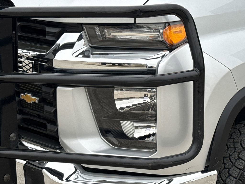 Used 2023 Chevrolet Silverado 3500 LT w/ Convenience Package AWD/4WD image 4