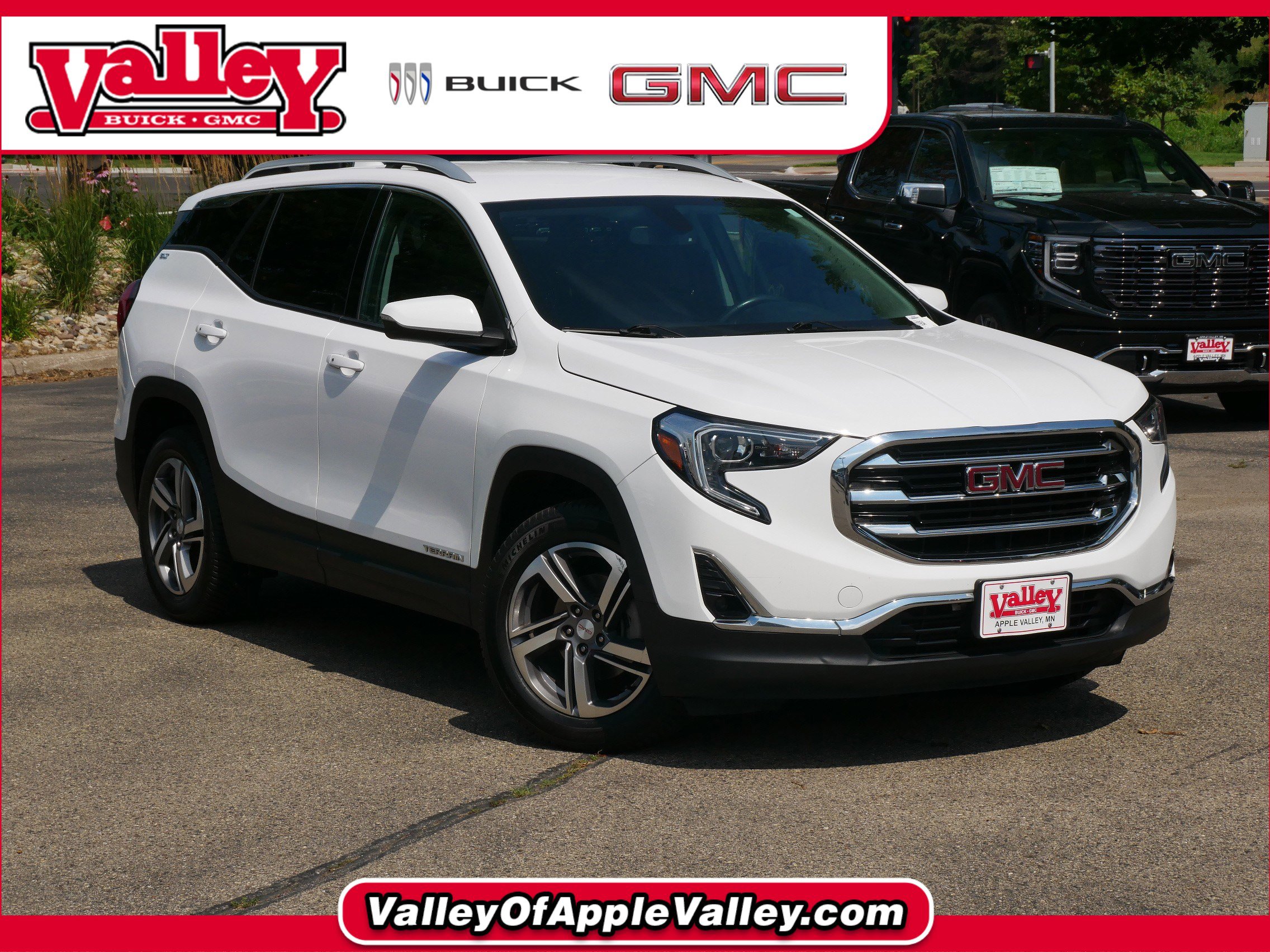 Used 2019 GMC Terrain SLT image 1
