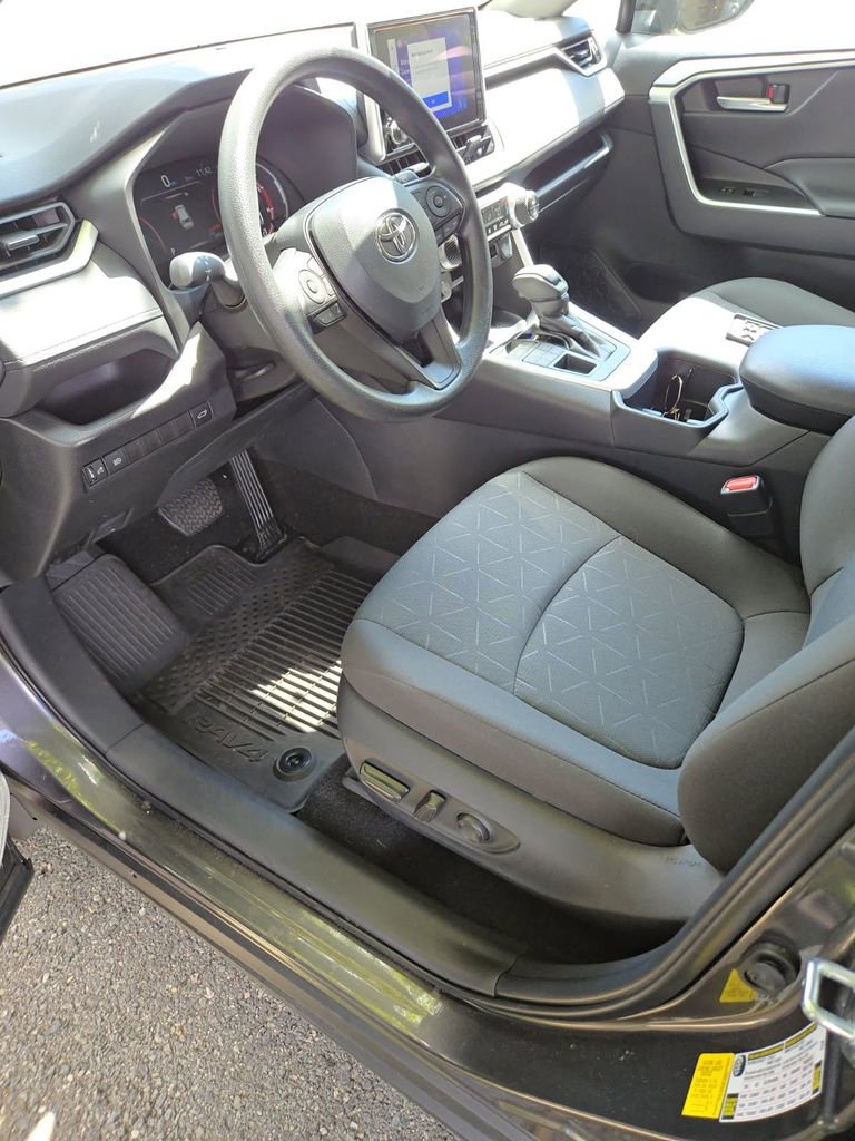 Used 2024 Toyota RAV4 XLE w/ Convenience Package AWD/4WD image 5