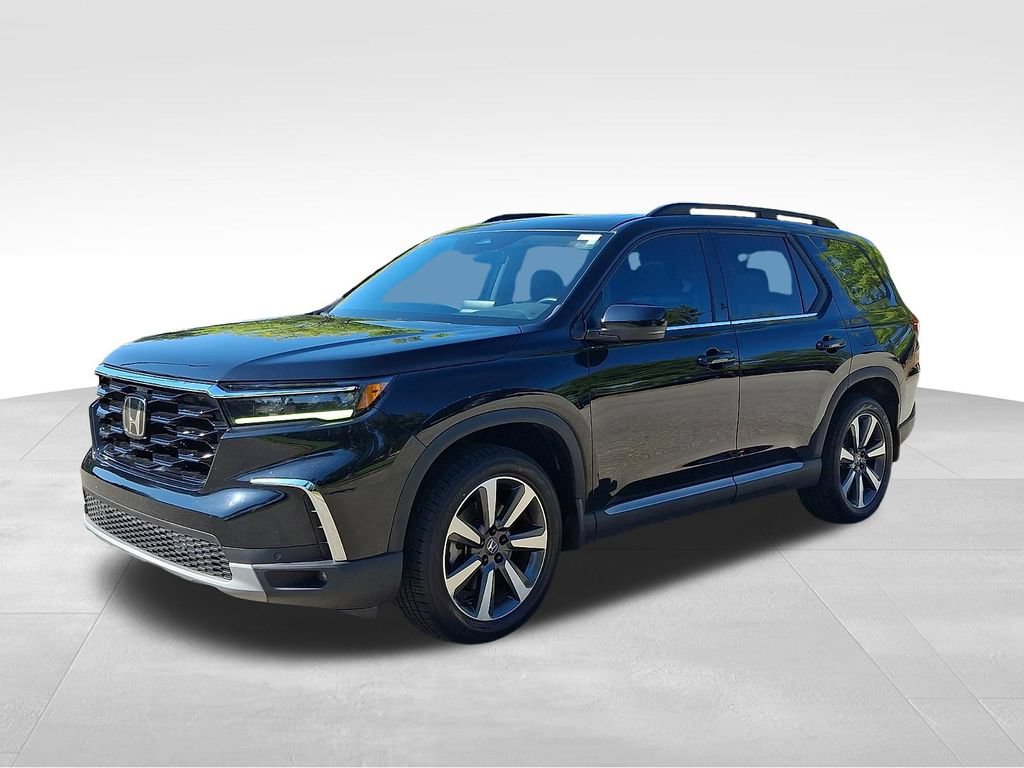 Used 2024 Honda Pilot Touring image 3