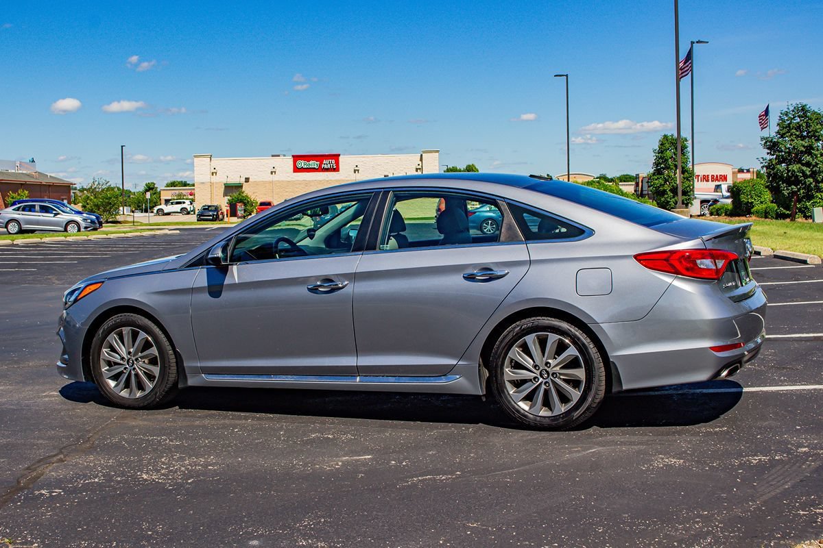 Used 2016 Hyundai Sonata Sport w/ Option Group 02 FWD image 6