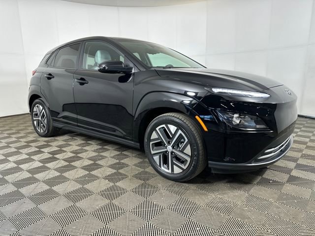 Used 2023 Hyundai Kona SE image 2