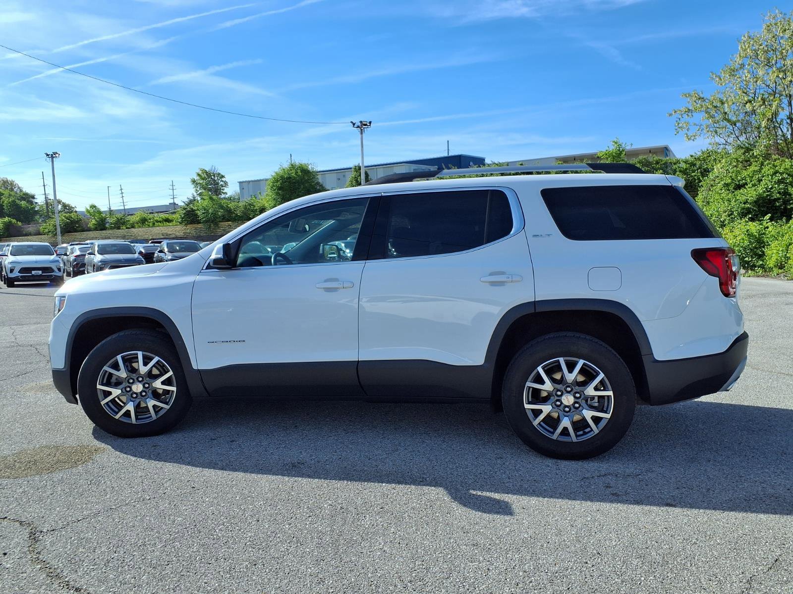 Used 2023 GMC Acadia SLT w/ LPO, Floor Liner Package AWD/4WD image 43