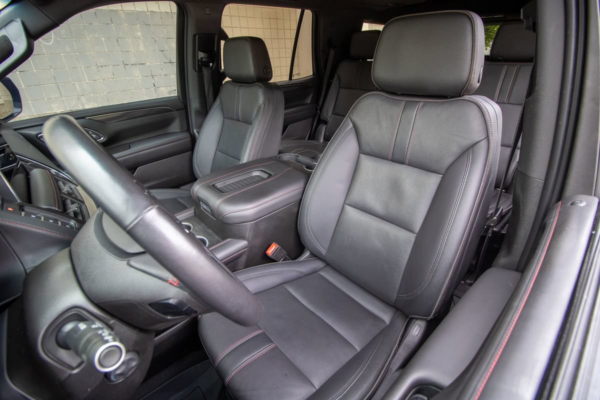 Used 2022 Chevrolet Tahoe RST w/ Luxury Package AWD/4WD image 16