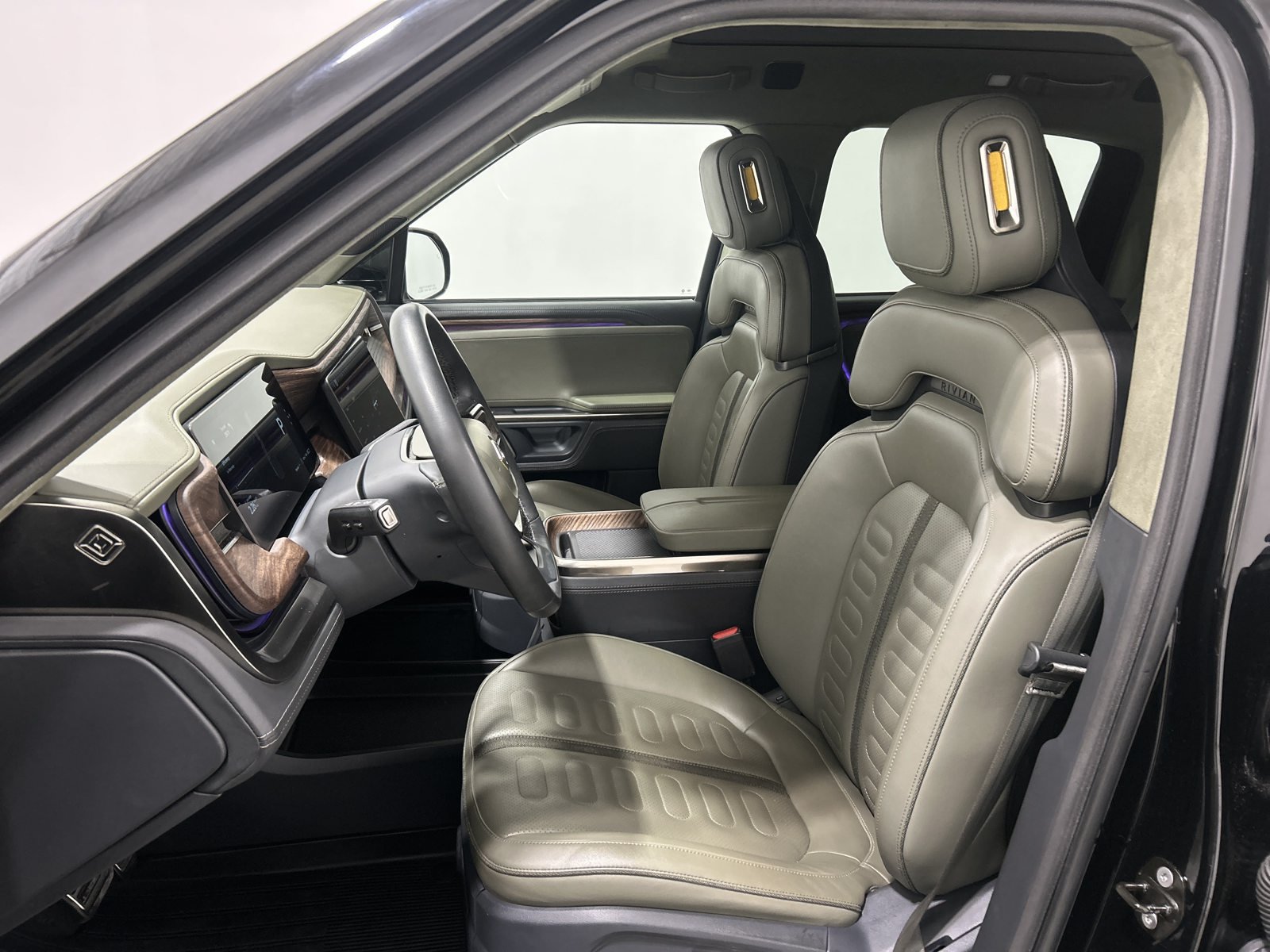 Used 2022 Rivian R1T Adventure AWD/4WD image 20