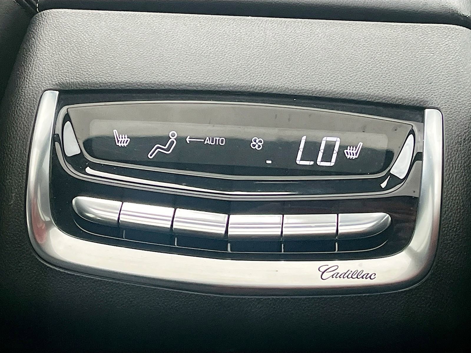 Used 2024 Cadillac XT6 Premium Luxury image 27