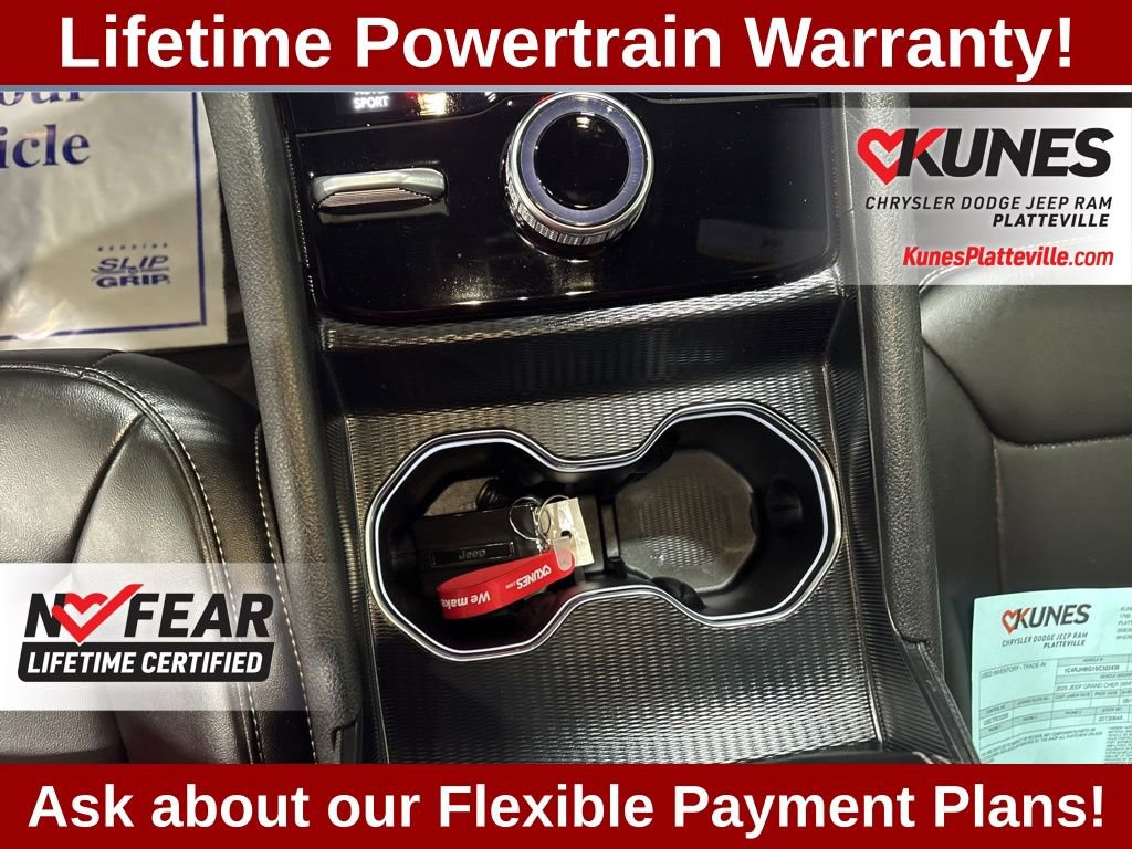 Used 2025 Jeep Grand Cherokee Limited w/ Black Appearance Package image 28