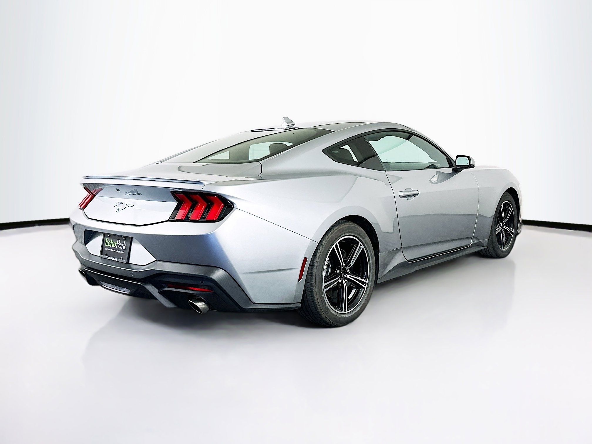 Used 2025 Ford Mustang Premium RWD image 9