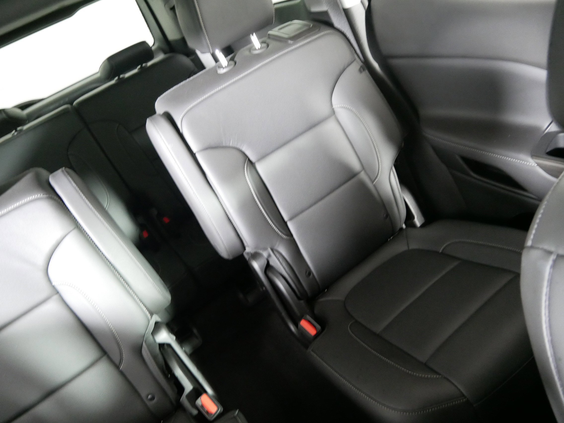 Used 2023 GMC Acadia SLT w/ Technology Package image 14