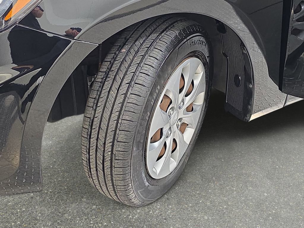 Used 2017 Hyundai Accent SE image 30