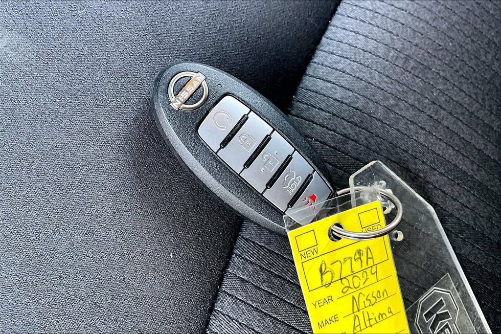 Used 2024 Nissan Altima 2.5 S FWD image 32