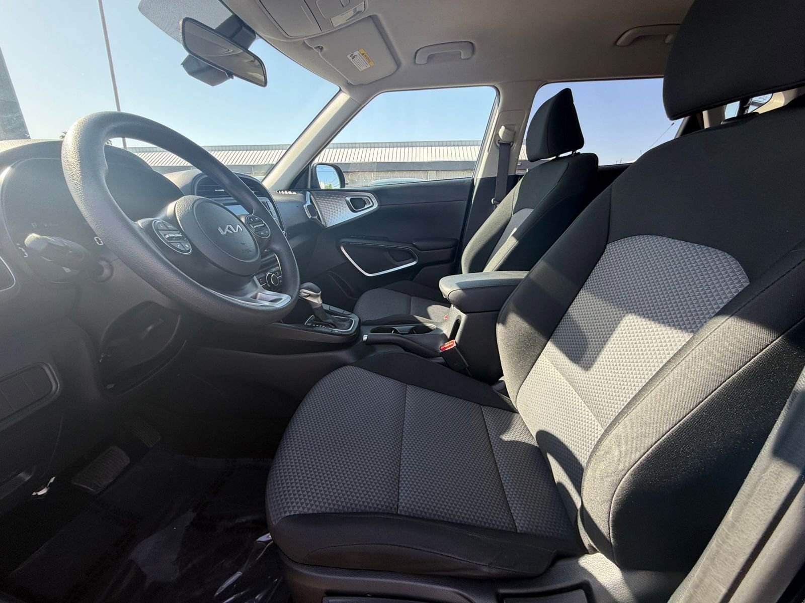 Used 2025 Kia Soul LX w/ LX Technology Package image 24