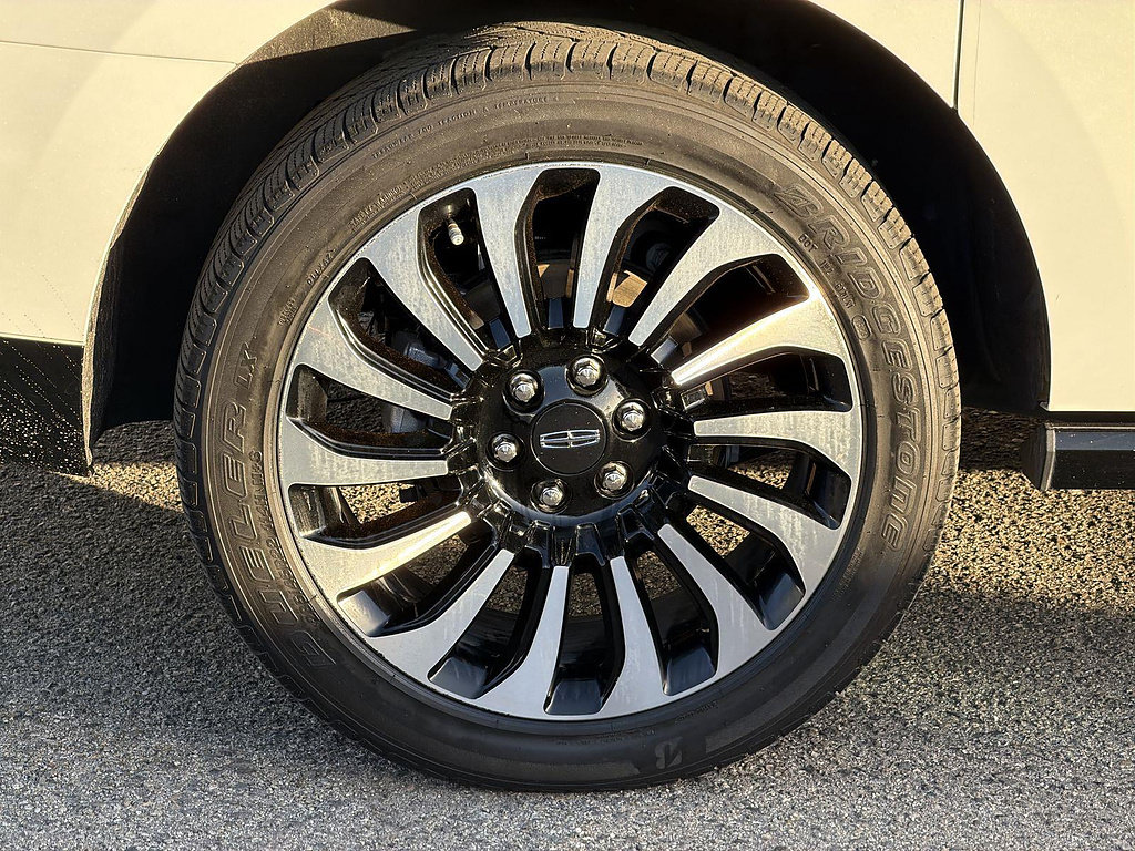 Used 2023 Lincoln Navigator L Black Label AWD/4WD image 33