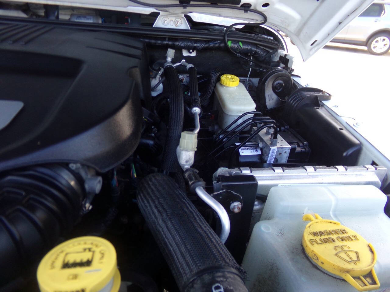 Used 2017 Jeep Wrangler Unlimited Sahara image 38