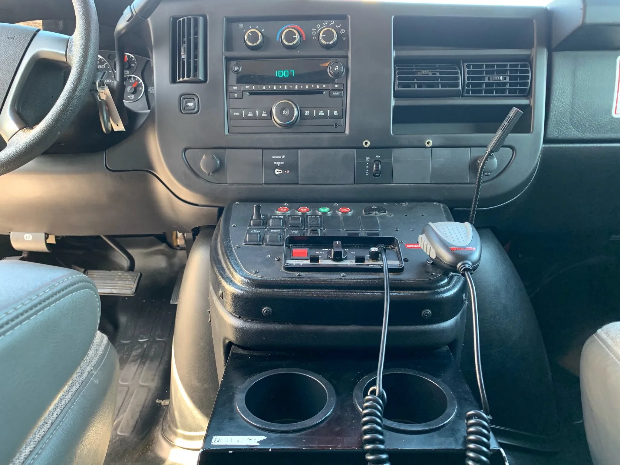 Used 2014 Chevrolet Express 4500 w/ Ambulance Package RWD image 15