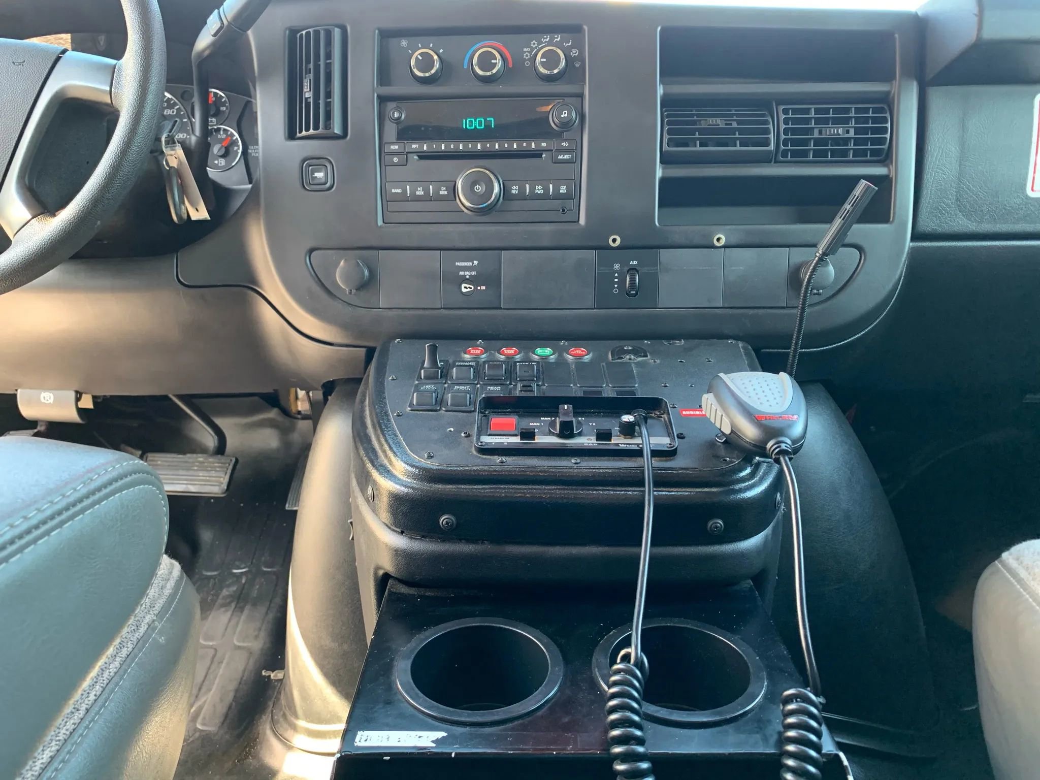 Used 2014 Chevrolet Express 4500 w/ Ambulance Package image 15