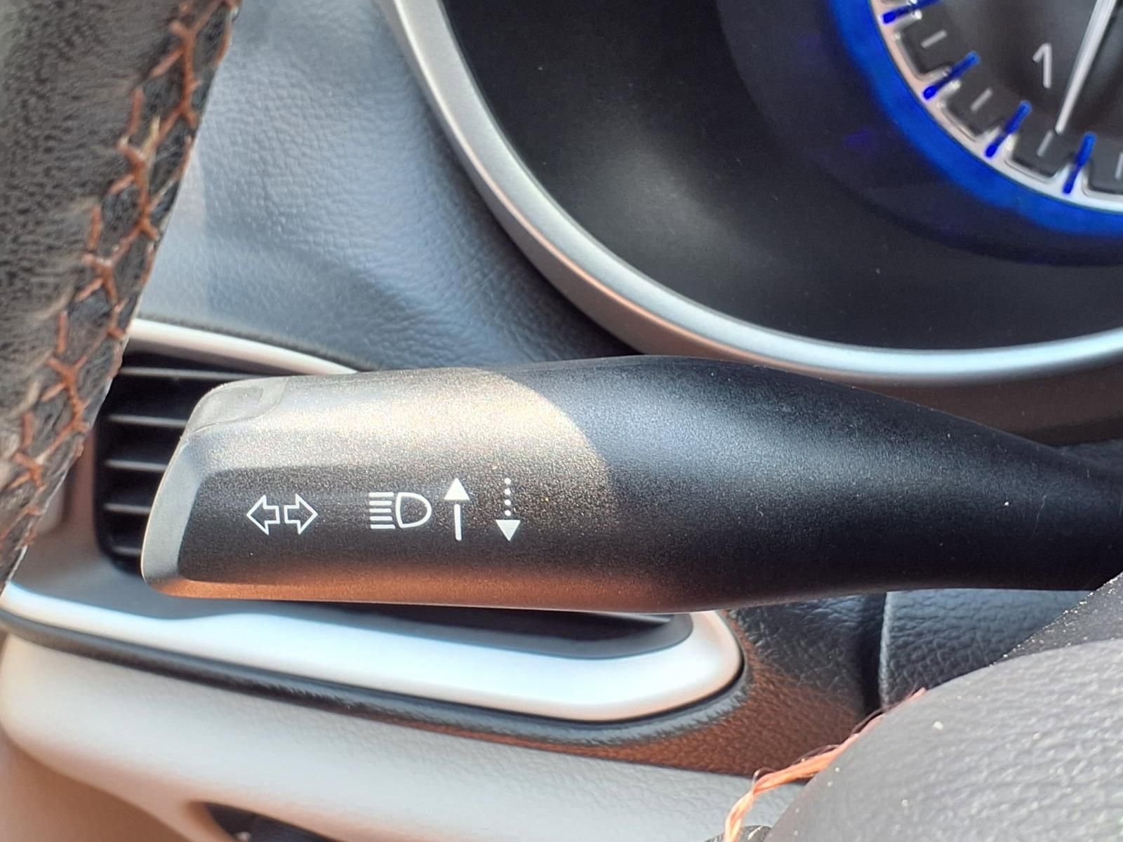 Used 2019 Chrysler Pacifica Touring-L FWD image 21