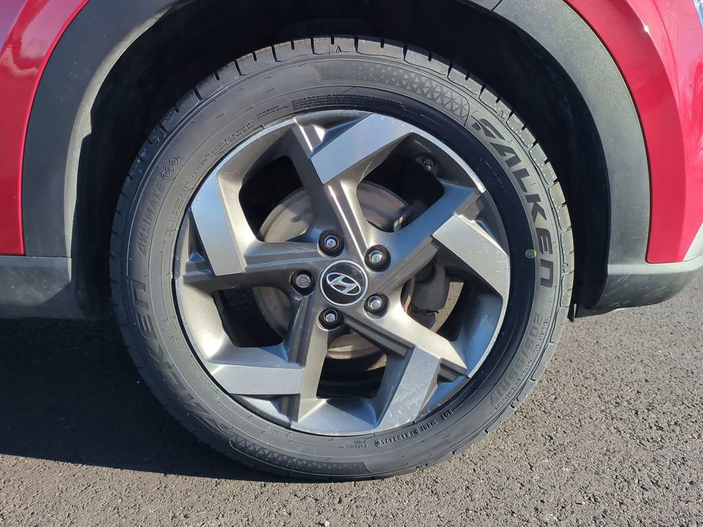 Used 2022 Hyundai Venue SEL image 11