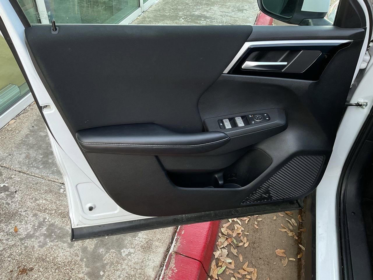 Used 2022 Mitsubishi Outlander ES image 12