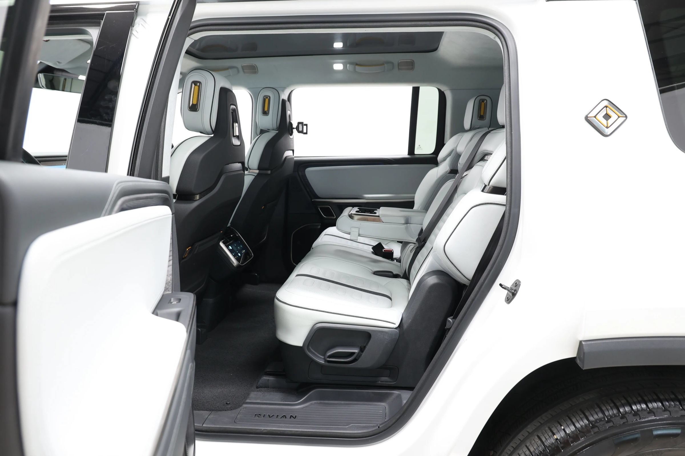 Used 2024 Rivian R1S Adventure Quad AWD/4WD image 50