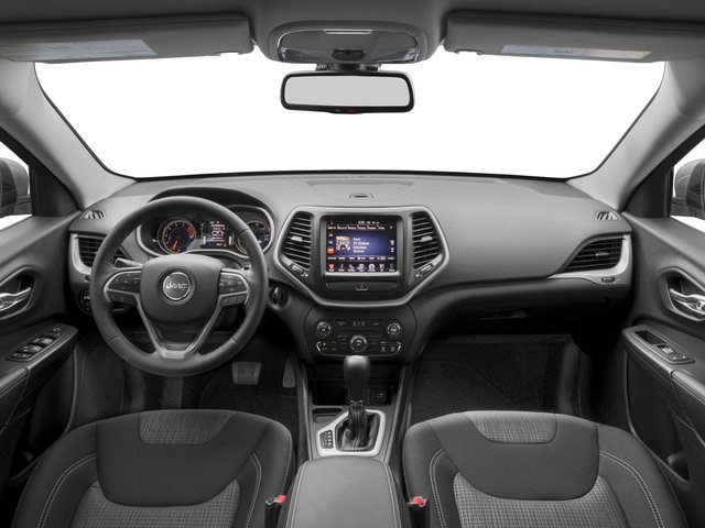 Used 2018 Jeep Cherokee Latitude w/ Altitude Package FWD image 12