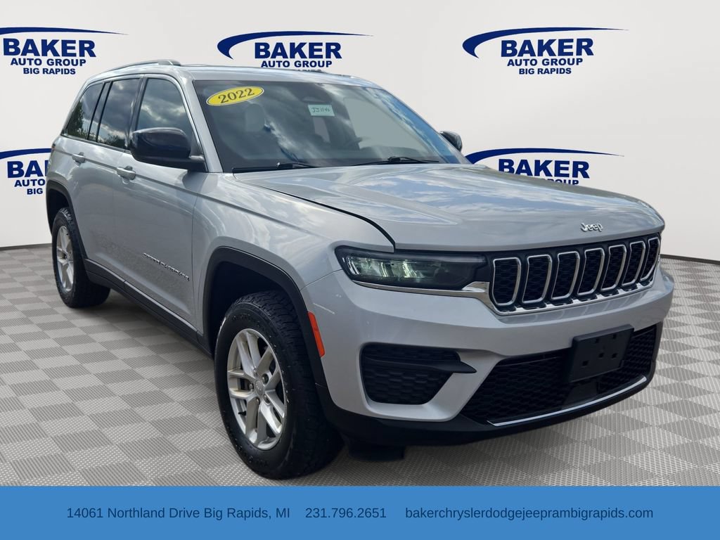 Used 2022 Jeep Grand Cherokee Laredo w/ Luxury Tech Group I