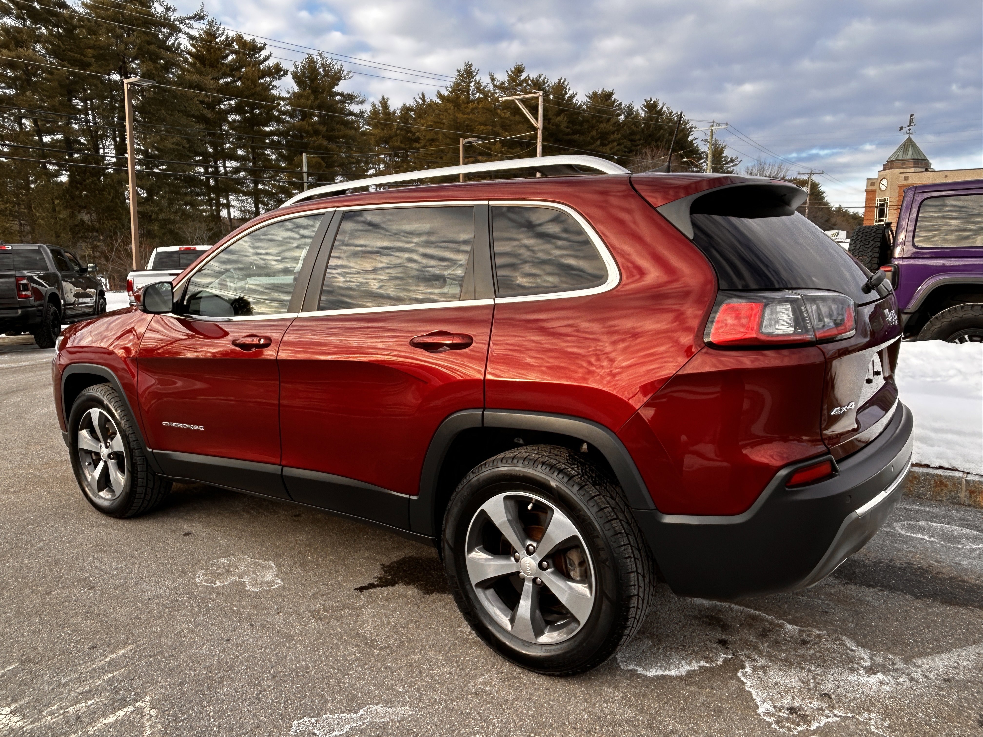 Used 2019 Jeep Cherokee Limited image 7