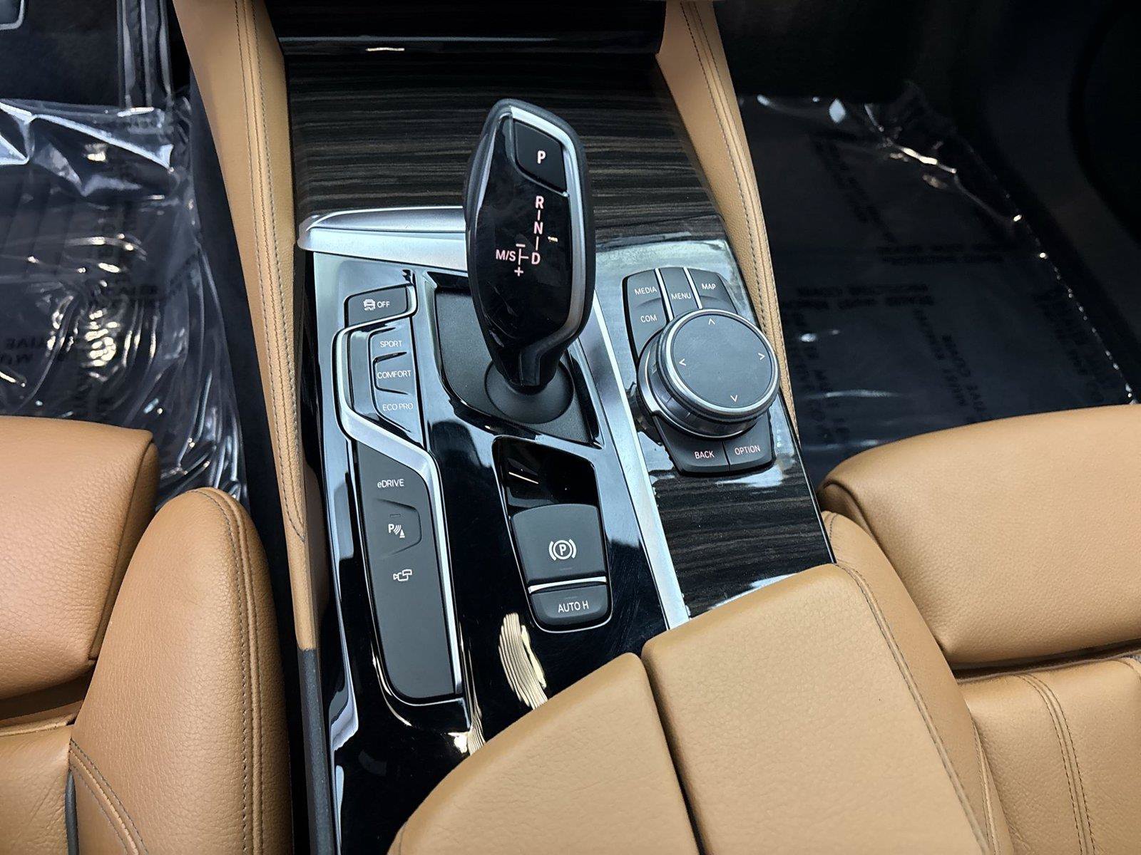 Used 2019 BMW 530e w/ M Sport Package RWD image 23