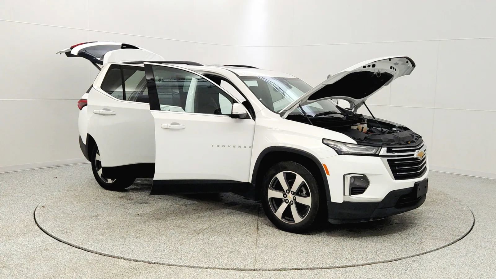 Used 2023 Chevrolet Traverse LT w/ LT Premium Package image 9