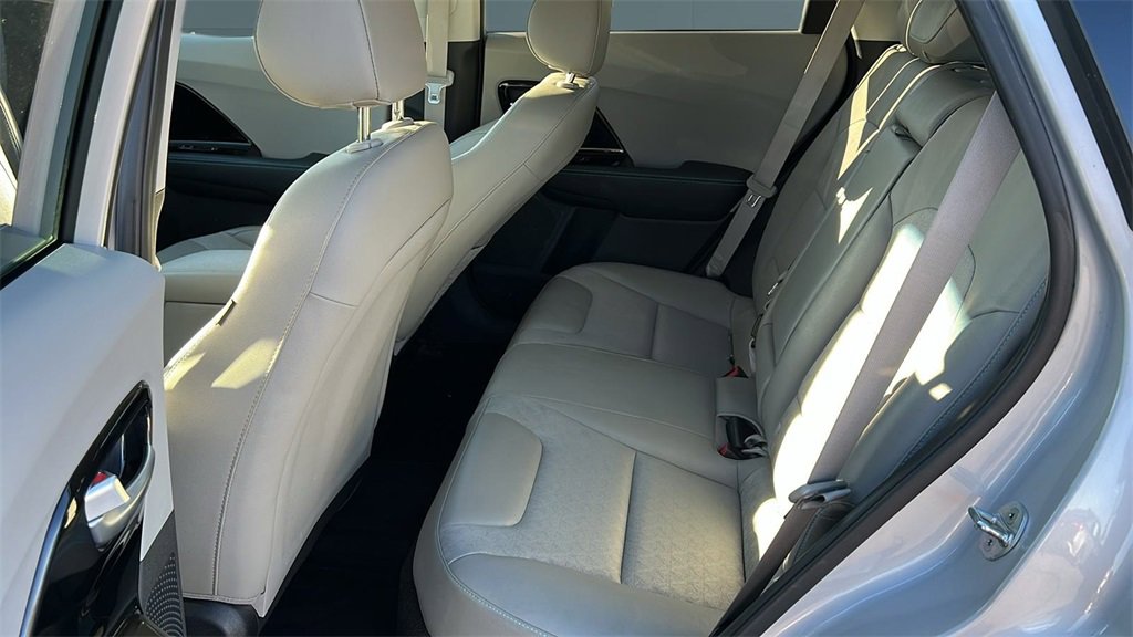Used 2019 Kia Niro EX image 8