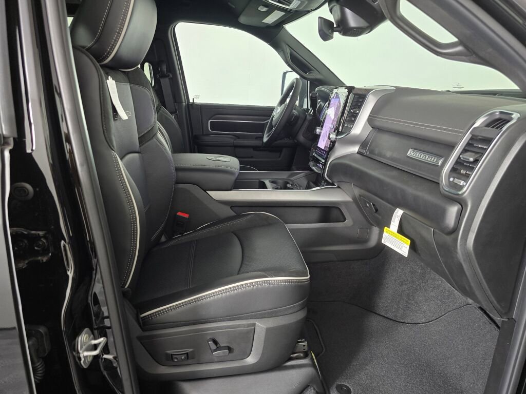 New 2026 RAM 2500 Laramie w/ Night Edition AWD/4WD image 44