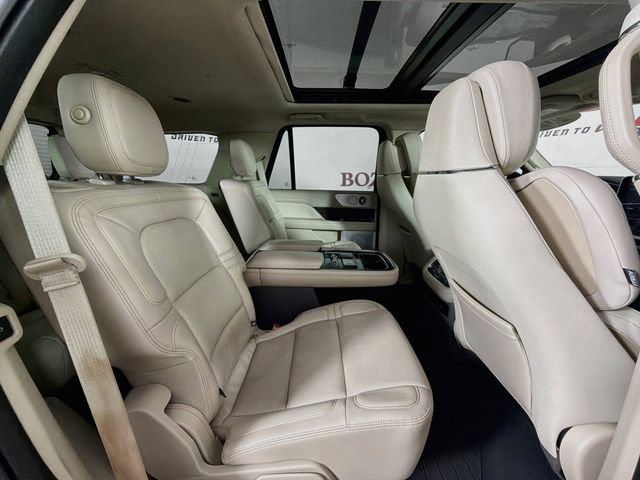 Certified 2020 Lincoln Navigator Reserve w/ Luxury Package AWD/4WD image 33