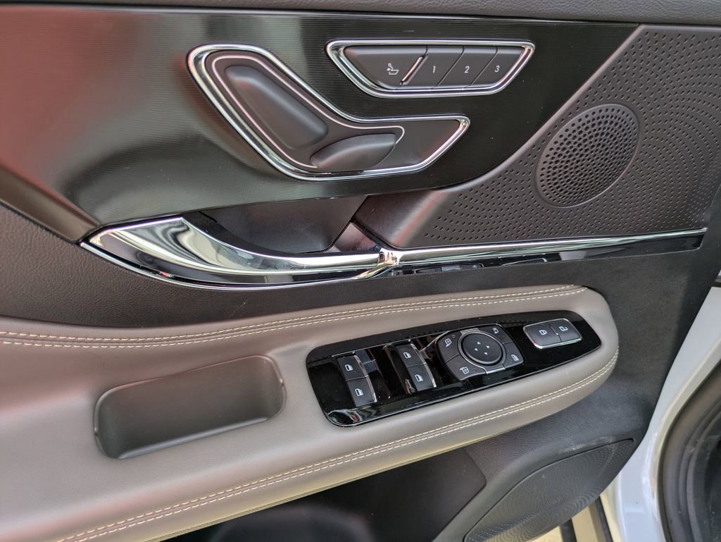 Used 2025 Lincoln Corsair Reserve image 8