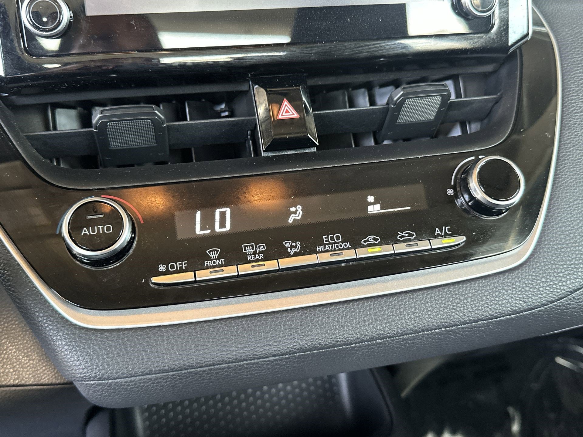 Used 2020 Toyota Corolla LE image 17